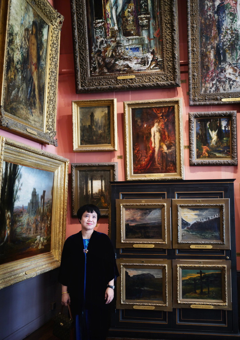 Nhà sưu tập Phạm Thị Điệp Giang ở Bảo tàng Gustave Moreau - Paris, Pháp. Nhà sưu tập Phạm Thị Điệp Giang ở Bảo tàng Gustave Moreau - Paris, Pháp.