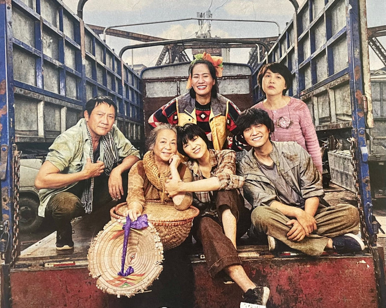 À í a là thành công mới nhất của nhạc sĩ Dương Trường Giang và góp phần không nhỏ tạo dấu ấn cho phim Cuộc đời vẫn đẹp sao. Ảnh: ĐPCC.