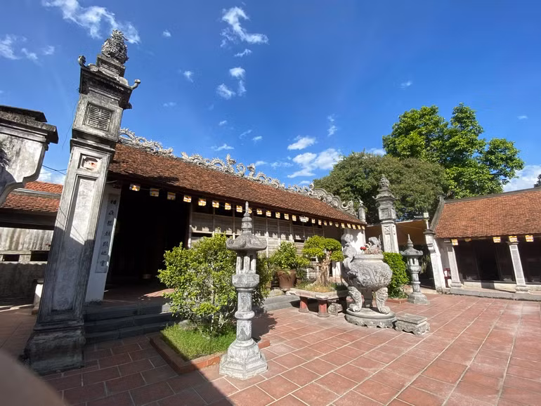 Chùa Bà Đanh - ngôi chùa từng đi vào thành ngữ quen thuộc "Vắng như chùa Bà Đanh", một điểm đến tâm linh nổi tiếng của tỉnh Hà Nam.