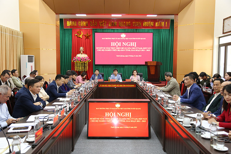 Các đại biểu tham dự hội nghị.