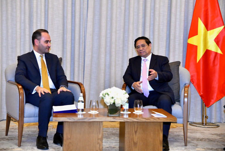 Thủ tướng Phạm Minh Chính tiếp ông Amir Ali Salemi, Giám đốc điều hành Tập đoàn Đầu tư và tư vấn quốc tế JTA. (Ảnh: Thanh Giang)