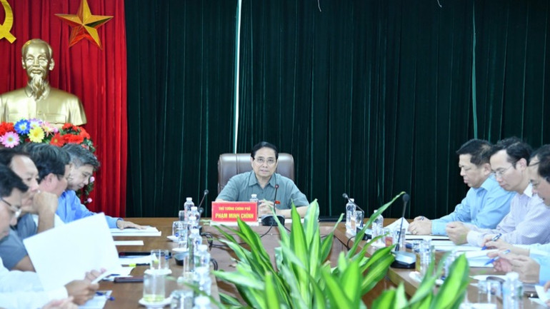 Thủ tướng Phạm Minh Chính phát biểu ý kiến chỉ đạo tại cuộc họp với các bộ, ngành, địa phương, đơn vị về Dự án cao tốc Cần Thơ - Cà Mau (Ảnh: Thanh Giang).