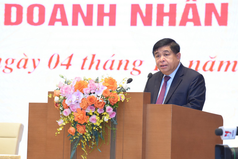 Bộ trưởng Kế hoạch và Đầu tư Nguyễn Chí Dũng phát biểu ý kiến tại buổi gặp mặt. (Ảnh: TRẦN HẢI) Bộ trưởng Kế hoạch và Đầu tư Nguyễn Chí Dũng phát biểu ý kiến tại buổi gặp mặt. (Ảnh: TRẦN HẢI)