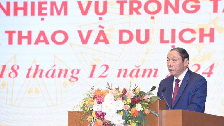 Bộ trưởng Văn hóa, Thể thao và Du lịch Nguyễn Văn Hùng phát biểu ý kiến tại Hội nghị. (Ảnh: TRẦN HẢI)