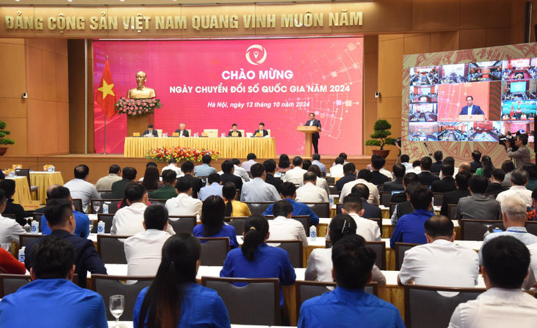 Quang cảnh sự kiện chào mừng Ngày Chuyển đổi số quốc gia (Ảnh: Trần Hải).