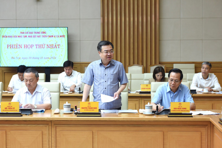 Bộ trưởng Xây dựng Nguyễn Thanh Nghị phát biểu ý kiến tại phiên họp. (Ảnh: Trần Hải)