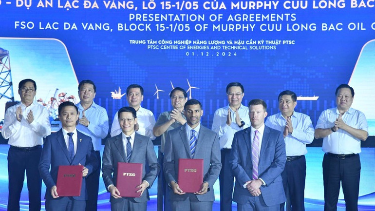 Thủ tướng Phạm Minh Chính chứng kiến lễ trao hợp đồng FSO Dự án Lạc Đà Vàng. (Ảnh: Thanh Giang)