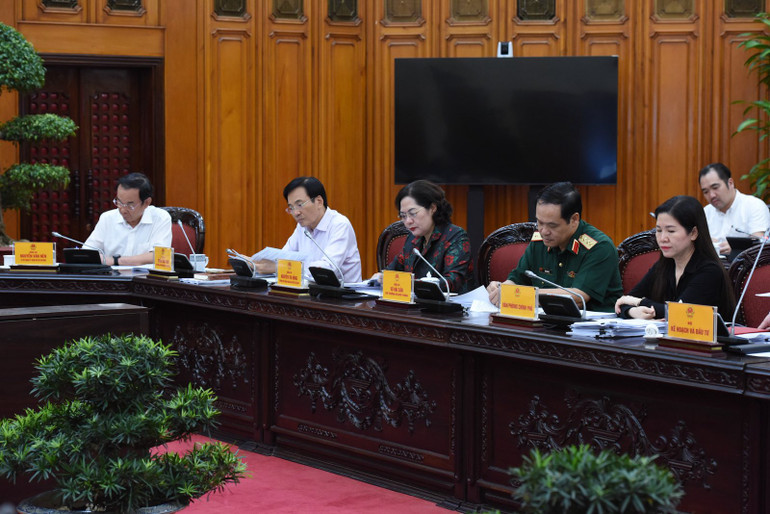 Đại diện lãnh đạo các bộ, ngành tham dự cuộc họp. (Ảnh: TRẦN HẢI)