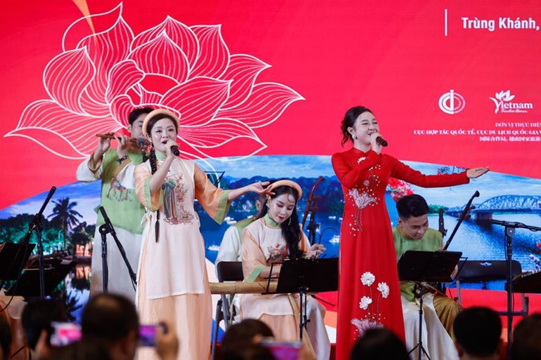 Một tiết mục biểu diễn của Chương trình. (Ảnh: Nhật Bắc/VGP)