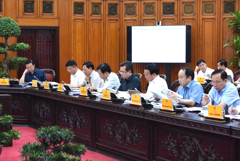 Các Thành viên Chính phủ, lãnh đạo các bộ, ngành tham dự cuộc họp. (Ảnh: TRẦN HẢI)