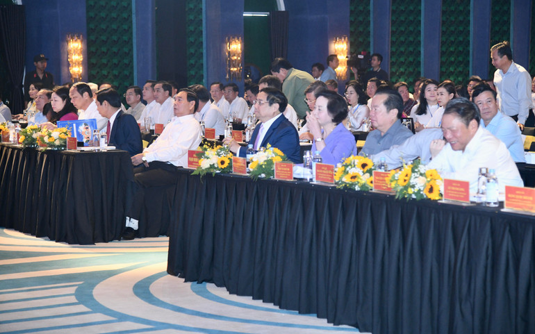 Thủ tướng Phạm Minh Chính và các đại biểu tham dự hội nghị.