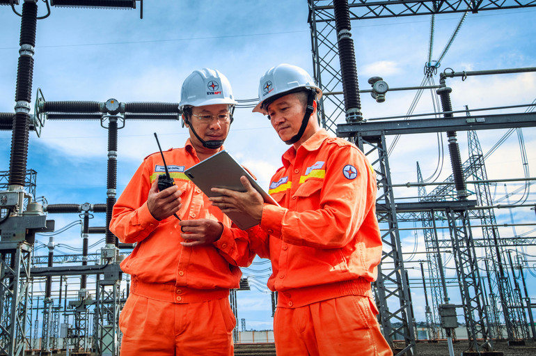 Sử dụng thiết bị thông minh để giám sát vận hành tại Trạm biến áp 500kV Di Linh.