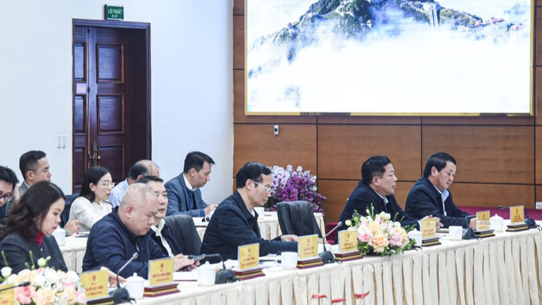 Lãnh đạo các bộ, ngành Trung ương tại buổi làm việc (Ảnh: TRẦN HẢI).