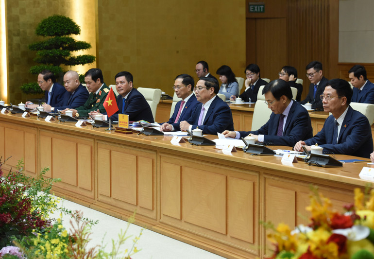 Thủ tướng Phạm Minh Chính và đại diện lãnh đạo các bộ, ngành Việt Nam tại buổi hội kiến. (Ảnh: TRẦN HẢI)