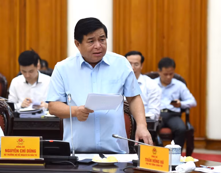 Bộ trưởng Kế hoạch và Đầu tư Nguyễn Chí Dũng phát biểu tại cuộc họp. Bộ trưởng Kế hoạch và Đầu tư Nguyễn Chí Dũng phát biểu tại cuộc họp.