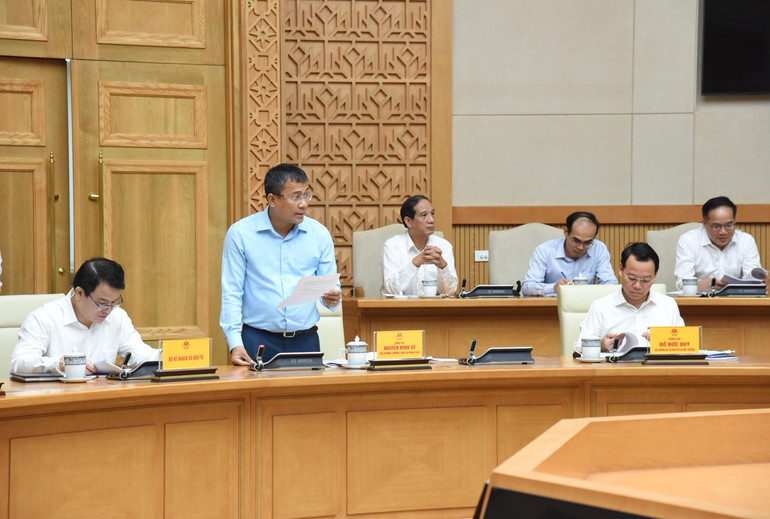 Đại diện lãnh đạo Bộ Ngoại giao phát biểu ý kiến tại cuộc họp. (Ảnh: Trần Hải)