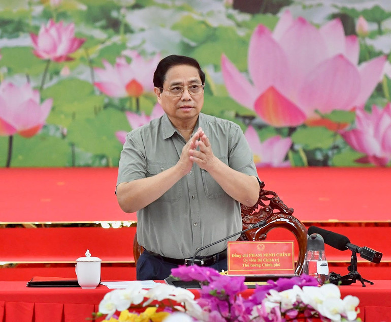 Thủ tướng Phạm Minh Chính chủ trì cuộc làm việc với các bộ, ngành, địa phương tháo gỡ khó khăn, thúc đẩy phát triển hạ tầng giao thông Đồng bằng sông Cửu Long (Ảnh: Thanh Giang).