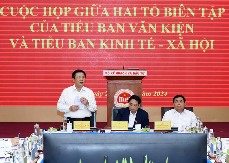 Đồng chí Nguyễn Xuân Thắng phát biểu ý kiến tại cuộc họp. (Ảnh: Trần Hải)