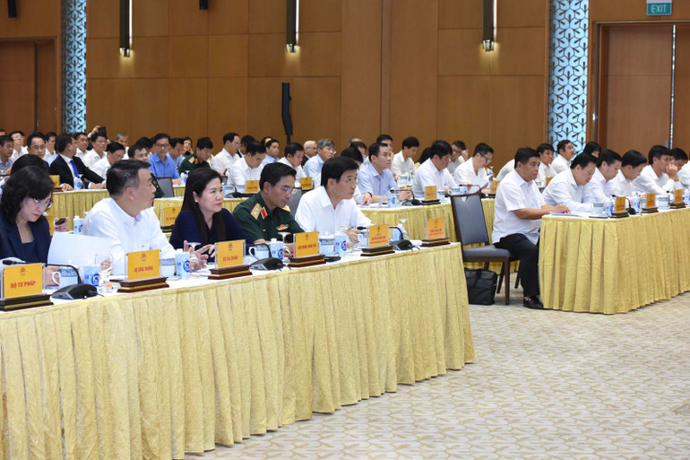 Lãnh đạo các bộ, ngành tham dự Hội nghị Thủ tướng Chính phủ làm việc với doanh nghiệp nhà nước. (Ảnh: TRẦN HẢI) Lãnh đạo các bộ, ngành tham dự Hội nghị Thủ tướng Chính phủ làm việc với doanh nghiệp nhà nước. (Ảnh: TRẦN HẢI)