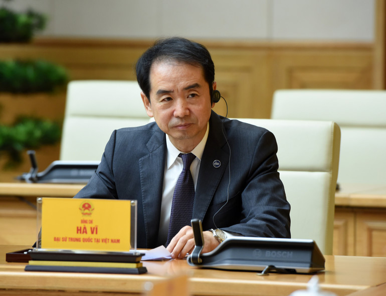 Đại sứ Đặc mệnh toàn quyền nước Cộng hòa nhân dân Trung Hoa tại Việt Nam Hà Vĩ tại buổi tiếp. (Ảnh: Trần Hải) Đại sứ Đặc mệnh toàn quyền nước Cộng hòa nhân dân Trung Hoa tại Việt Nam Hà Vĩ tại buổi tiếp. (Ảnh: Trần Hải)