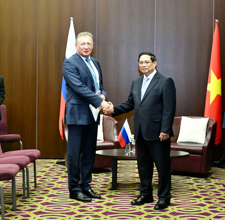 Thủ tướng Chính phủ Phạm Minh Chính và Tổng Giám đốc Công ty Zarubezhneft Sergei Kudryashov. (Ảnh: Thanh Giang)