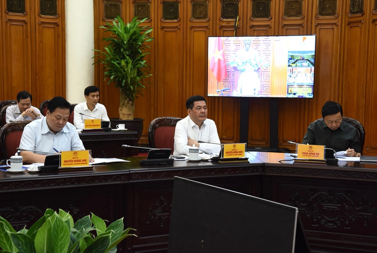 Đại diện lãnh đạo các bộ, ngành tham dự cuộc họp. (Ảnh: Trần Hải)