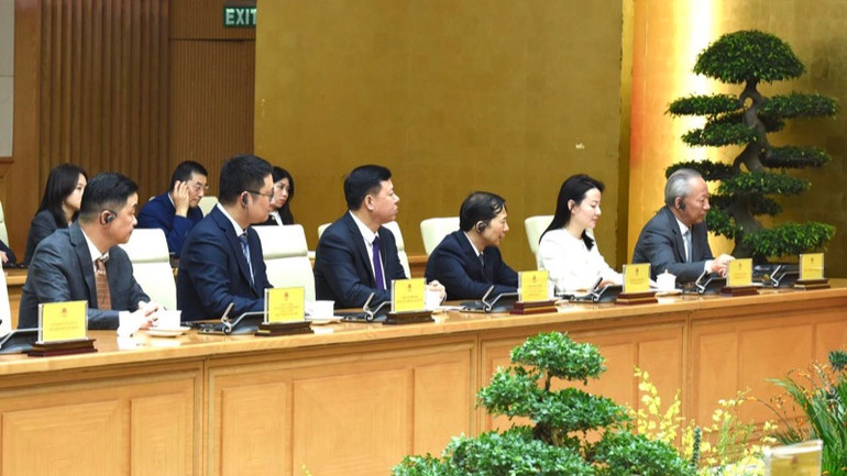 Ông Nghiêm Giới Hòa và các tập đoàn, doanh nghiệp lớn của Trung Quốc tại buổi tiếp. (Ảnh: Trần Hải)