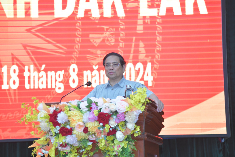 Thủ tướng Phạm Minh Chính phát biểu ý kiến tại buổi đến thăm làm việc với Công an tỉnh Đắk Lắk. Thủ tướng Phạm Minh Chính phát biểu ý kiến tại buổi đến thăm làm việc với Công an tỉnh Đắk Lắk.