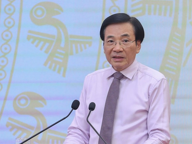 Bộ trưởng, Chủ nhiệm Văn phòng Chính phủ Trần Văn Sơn, Người phát ngôn của Chính phủ, chủ trì họp báo Chính phủ thường kỳ tháng 10/2024. Ảnh: VGP/Nhật Bắc