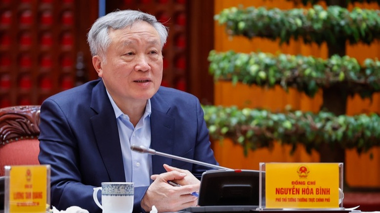 Phó Thủ tướng Thường trực Chính phủ Nguyễn Hoà Bình phát biểu ý kiến tại cuộc làm việc. (Ảnh: TRẦN HẢI)