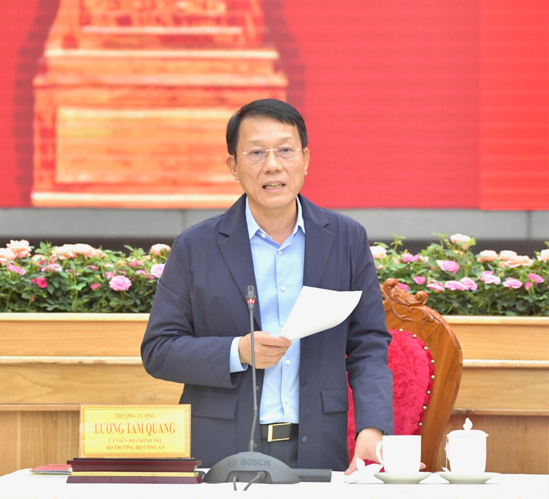 Bộ trưởng Công an Lương Tam Quang phát biểu ý kiến tại cuộc làm việc. (Ảnh: Thanh Giang) Bộ trưởng Công an Lương Tam Quang phát biểu ý kiến tại cuộc làm việc. (Ảnh: Thanh Giang)