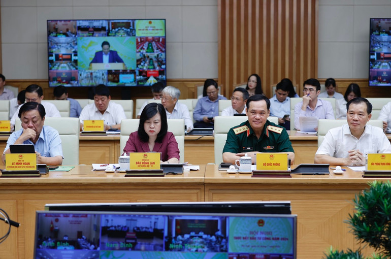 Đại diện lãnh đạo các bộ, ngành tham dự hội nghị. (Ảnh: TRẦN HẢI)