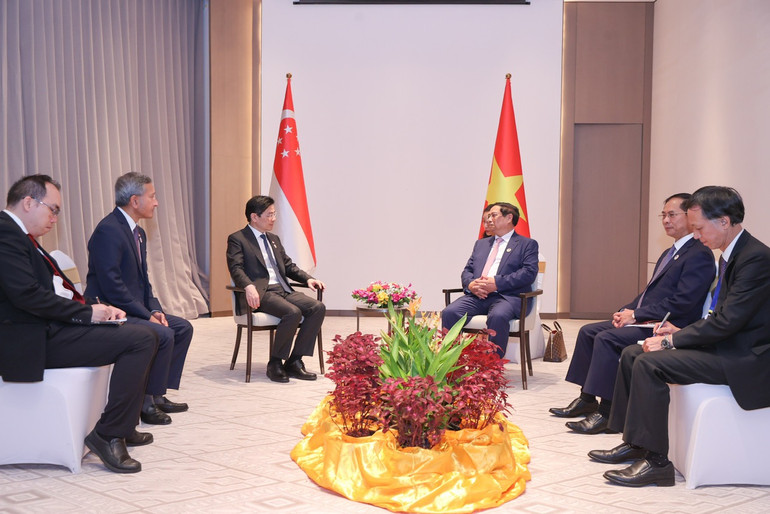 Hai Thủ tướng Việt Nam và Singapore hội đàm lần đầu tiên. (Ảnh: Nhật Bắc/VGP)