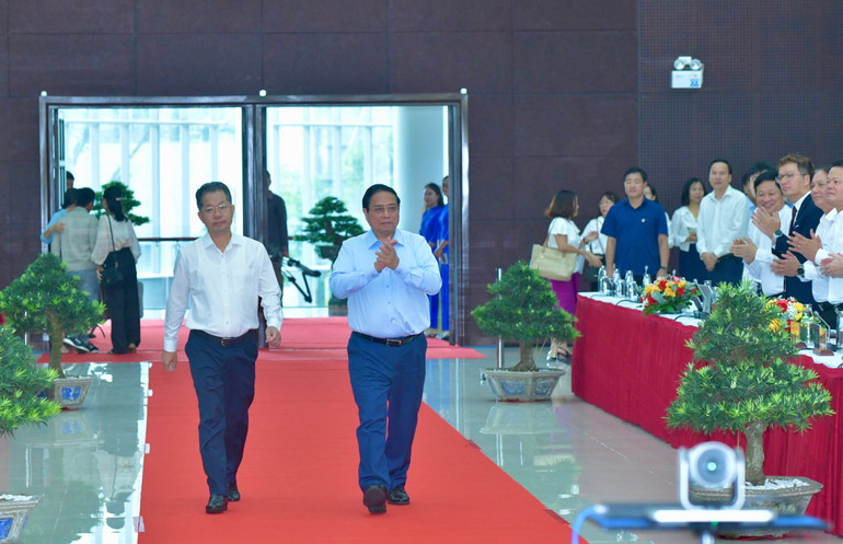 Thủ tướng Phạm Minh Chính tới dự và chủ trì Hội nghị. (Ảnh: THANH GIANG) Thủ tướng Phạm Minh Chính tới dự và chủ trì Hội nghị. (Ảnh: THANH GIANG)