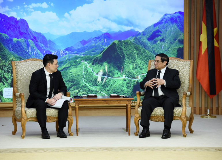 Thủ tướng Phạm Minh Chính tiếp ông Jakkapong Sangmanee, Bộ trưởng Văn phòng Thủ tướng, Đặc phái viên của Thủ tướng Thái Lan. (Ảnh: Trần Hải)