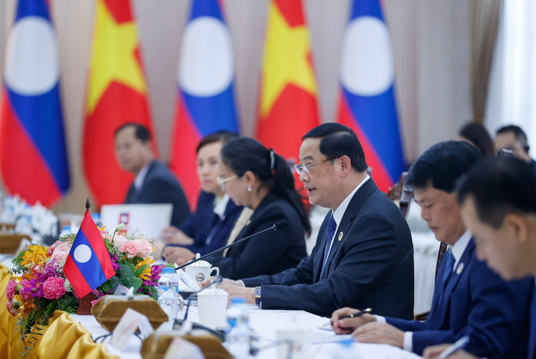 Thủ tướng Lào Sonexay Siphandone phát biểu ý kiến tại cuộc gặp. (Ảnh: Nhật Bắc - VGP)