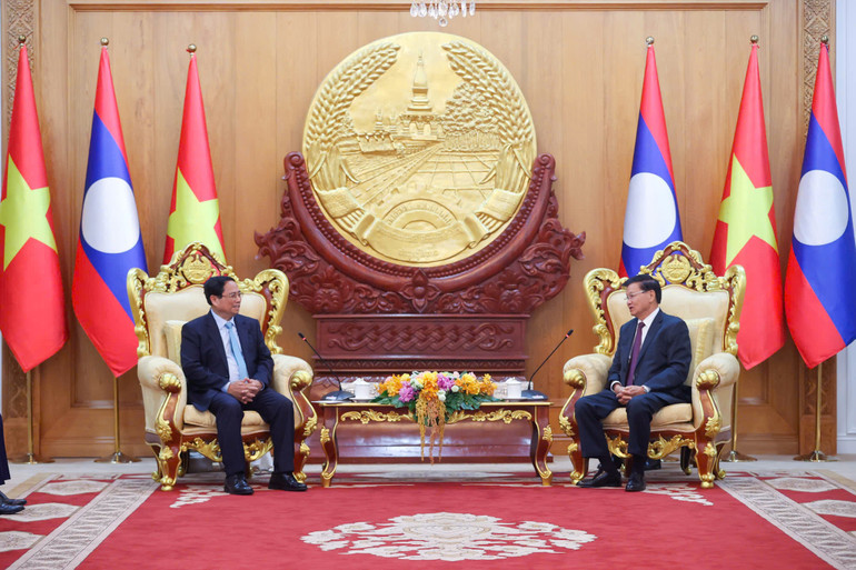 Thủ tướng Chính phủ Phạm Minh Chính hội kiến Tổng Bí thư, Chủ tịch nước Lào Thongloun Sisoulith. (Ảnh: Nhật Bắc - VGP) Thủ tướng Chính phủ Phạm Minh Chính hội kiến Tổng Bí thư, Chủ tịch nước Lào Thongloun Sisoulith. (Ảnh: Nhật Bắc - VGP)