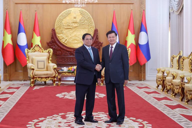 Thủ tướng Chính phủ Phạm Minh Chính và Tổng Bí thư, Chủ tịch nước Lào Thongloun Sisoulith. (Ảnh: Nhật Bắc - VGP) Thủ tướng Chính phủ Phạm Minh Chính và Tổng Bí thư, Chủ tịch nước Lào Thongloun Sisoulith. (Ảnh: Nhật Bắc - VGP)