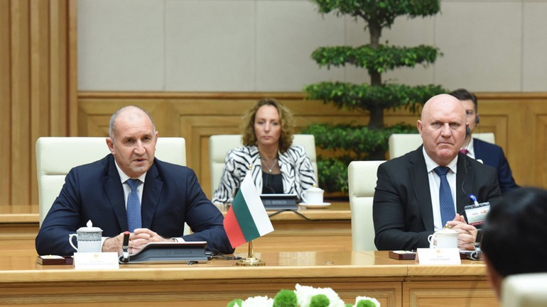 Tổng thống Bulgaria Rumen Radev phát biểu ý kiến tại buổi hội kiến. (Ảnh: Trần Hải)