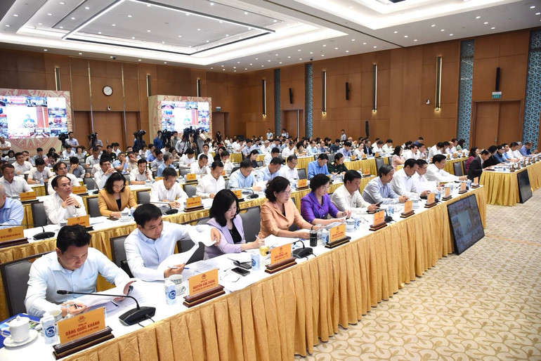 Các đại biểu tham dự hội nghị.