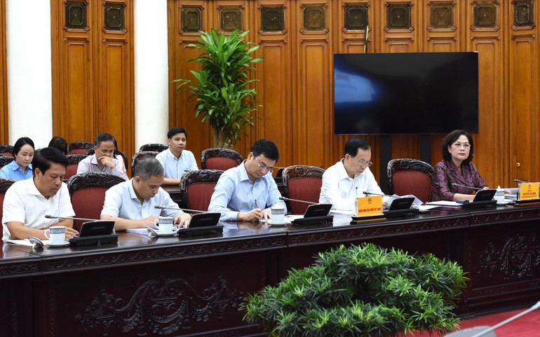 Đại diện lãnh đạo một số bộ, ngành tham dự cuộc họp. (Ảnh: Trần Hải)