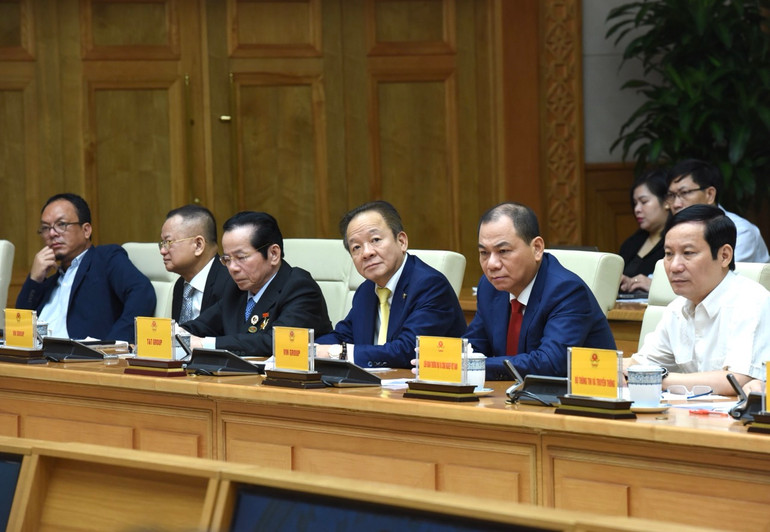 Lãnh đạo các tập đoàn, doanh nghiệp tư nhân lớn tham dự hội nghị. (Ảnh: TRẦN HẢI)