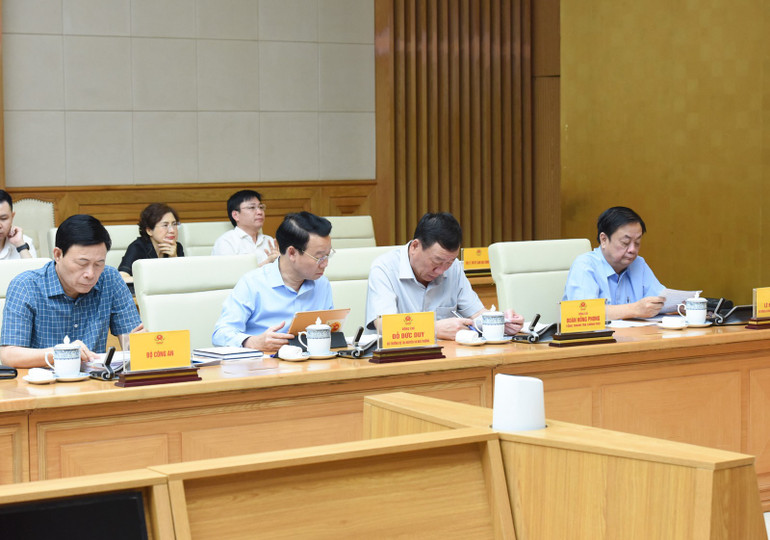 Đại diện lãnh đạo các bộ, ngành tham dự phiên họp (Ảnh: Trần Hải).