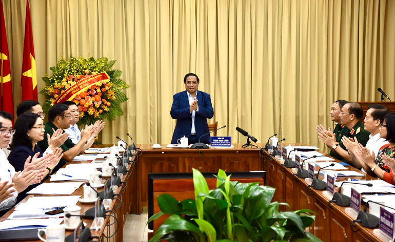Thủ tướng Phạm Minh Chính chủ trì buổi làm việc với các bộ, ngành, Ban Quản lý Lăng Chủ tịch Hồ Chí Minh. (Ảnh: Trần Hải)