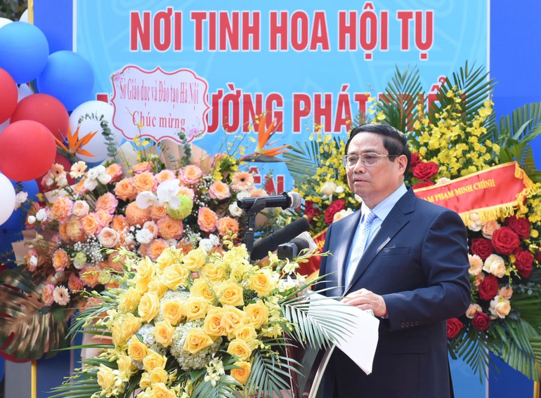 Thủ tướng Phạm Minh Chính phát biểu ý kiến tại Lễ khai giảng năm học mới 2024-2025 của Trường Phổ thông cơ sở Nguyễn Đình Chiểu. (Ảnh: TRẦN HẢI)