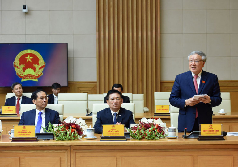 Phó Thủ tướng Chính phủ Nguyễn Hòa Bình phát biểu ý kiến. (Ảnh: TRẦN HẢI)