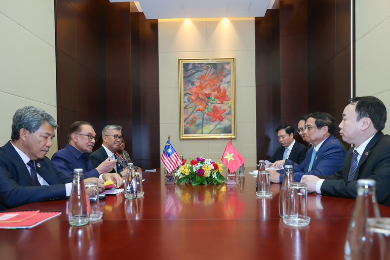 Thủ tướng Chính phủ Phạm Minh Chính hội kiến Thủ tướng Malaysia Anwar Ibrahim (Ảnh: Nhật Bắc/VGP).