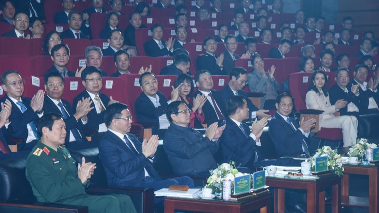 Thủ tướng Phạm Minh Chính và các đồng chí lãnh đạo, đại biểu tại Hội nghị. (Ảnh: TRẦN HẢI) Thủ tướng Phạm Minh Chính và các đồng chí lãnh đạo, đại biểu tại Hội nghị. (Ảnh: TRẦN HẢI)