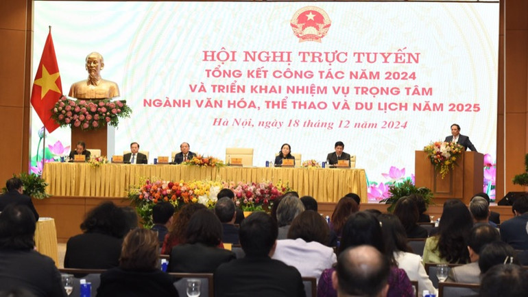 Thủ tướng Phạm Minh Chính phát biểu ý kiến chỉ đạo Hội nghị. (Ảnh: TRẦN HẢI)