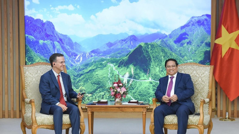 Thủ tướng Chính phủ Phạm Minh Chính tiếp ông Paulo Medas, Trưởng đoàn tham vấn, giám sát kinh tế vĩ mô Việt Nam của Quỹ Tiền tệ Quốc tế (IMF) . Ảnh: Trần Hải.